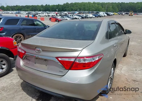2015 Toyota Camry Se z USA, uszkodzony, nr VIN 4T1BF1FK4FU083550